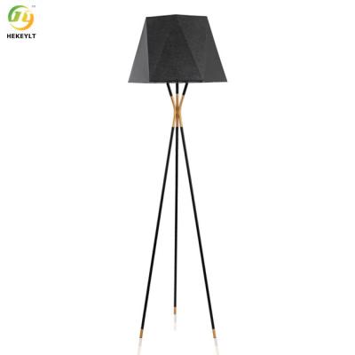 China 265V Led Black Tripod Contemporary Floor Lamps Metal Material Indoor Decoration zu verkaufen
