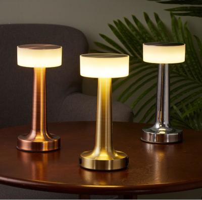 China Usb Portable Bedside Table Lamp Simple Bar Modern Metal Table Lamp 10x10x23CM for sale