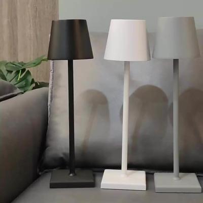 China Tipo de aluminio multicolor lámparas de mesa recargables de la lámpara de mesa del tacto de C en venta