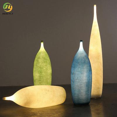 China Modern Colors Vase Floor Lamp For Exhibition Hall Hotel Lobby Living Room en venta