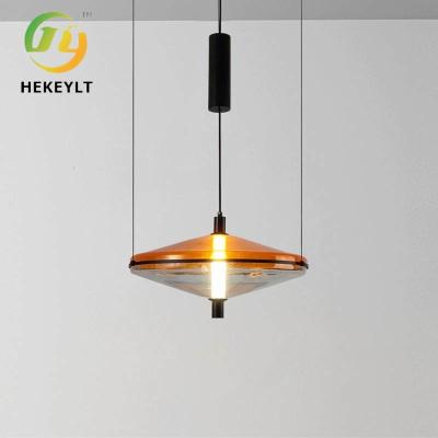 Chine Nordic Simple Personality Spaceship Lamp Living Room Dining Room Bar Pendant Light à vendre
