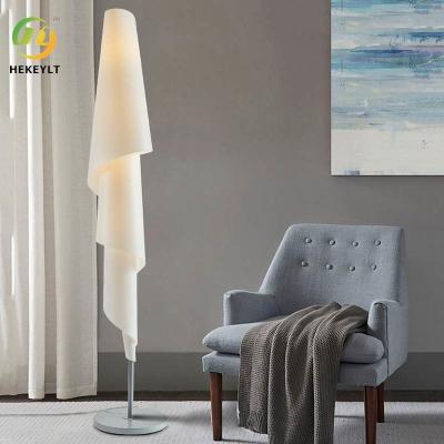 China Post Modern Luxury Floor Lamp Nordic Creative Hotel Study Bedroom Sofa Lighting Te koop