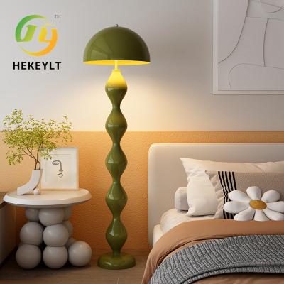 China Retro Mushroom Floor Lamp Nordic Simple Living Room Sofa Exhibition Hall Decoration Lamps en venta