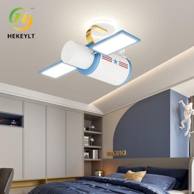 China Cartoon Plane Children'S Room Intelligent Ceiling Light Full Spectrum LED Eye Protection Bedroom Light à venda