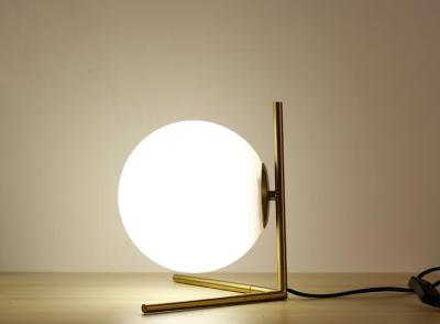 China lámparas de cristal de 60W Max Ball Lampshape Dia el 18cm Nightstand para el dormitorio en venta