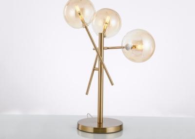 Chine lampe de luxe de table de chevet d'ampoules en métal E14 3 de 6kg 220*510mm pour l'hôtel à vendre