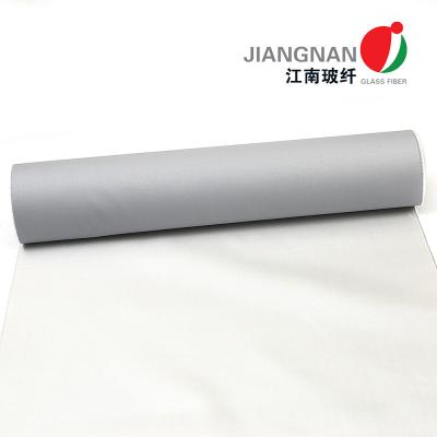 中国 3732 15oz 0.5mm溶接のカーテンのための灰色PUの上塗を施してあるガラス繊維の布 販売のため