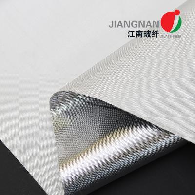 中国 アルミニウム遮熱層は船の絶縁材のために防火効力のあるガラス繊維の生地に塗った 販売のため