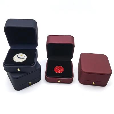 China Navy Burgundy Commemorative Coin Boxes Round Corner Medal Keeping Box for sale