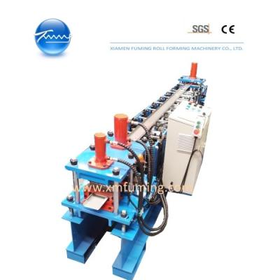 China Behälter-Eckplatten-Rollformmaschine Behälterhausmaschine zu verkaufen