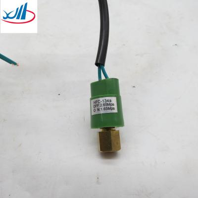 China Truck Engine Spare Parts Sensor HFC-134a 2.65Mpa 1.65Mpa for sale