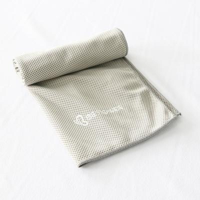 China A toalha refrigerando de Microfiber do gelo do OEM ostenta a toalha do Gym com logotipo feito sob encomenda à venda