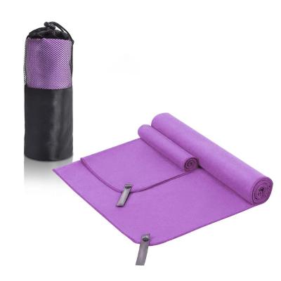 China toalla de gimnasio portátil de microfibra bordada secada rápida para deportes en venta