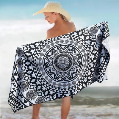 China Custom Sand Free Recycled Microfiber Beach Towel With Pocket Towel for sale