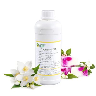 China Natural Concentrated Jasmine Fragrance Oil For Soap en venta