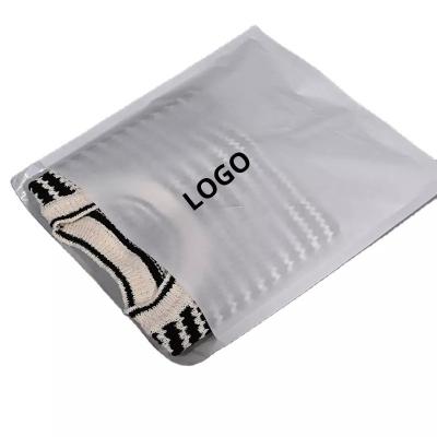 Chine Enveloppe blanche de poche d'emballage de sac de papier cristal estampillé par habillement imperméable de logo fait sur commande à vendre