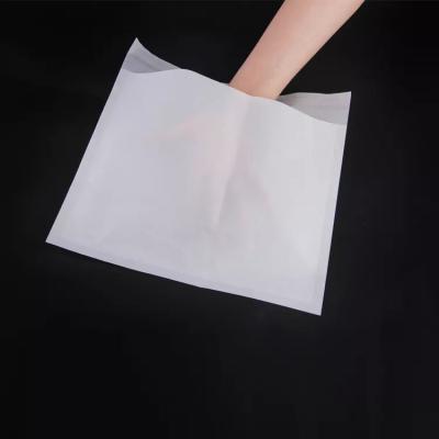 Cina Buste per sacchetti di carta pergamina bianca Nature 35gsm 40gsm Sacchetto postale trasparente in vendita