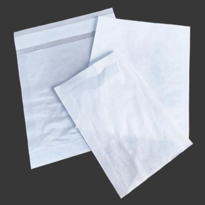 China Certificado FSC Material reciclado Sello despegable Bolsa de envoltura de papel Glassine Tipos personalizados de bolsas sobre comercial en venta