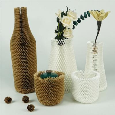 中国 Eco Friendly Material Honeycomb Wrapping Kraft Paper Rolls For Fragile Gift Products 販売のため