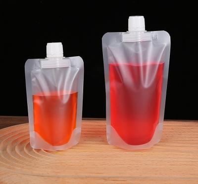 China Custom Printed Food Grade Transparent Stand Up Spout Pouch Plastic Drinking Water Bag zu verkaufen