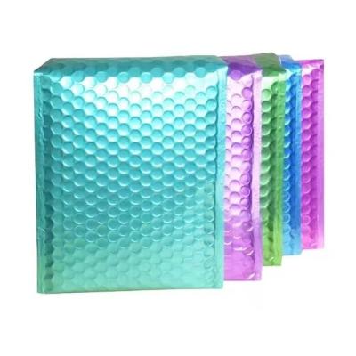 China Shipping Packaging Holographic Bubble Envelope Mailing Bags Metallic Poly Holographic Bubble Mailers for sale