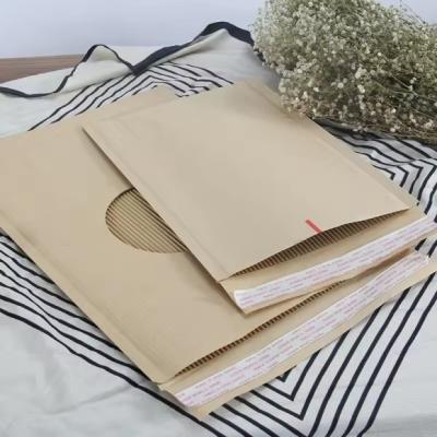 China Customized Honeycomb Corrugated Cushion Poly Mailer Padded Shipping Envelopes Kraft Paper Bubble Mailing Bags en venta