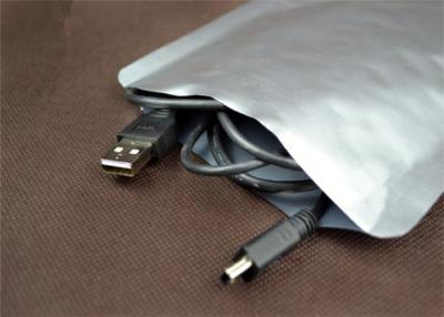 China Bolsos electrónicos del papel de aluminio del embalaje, bolso impermeable del sellador del vacío del papel de aluminio en venta