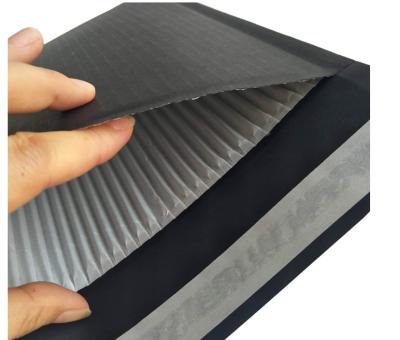 China 9.5x11 negro” Kraft de encargo acanalado envuelve el sellado caliente de la protección de 2 lados en venta