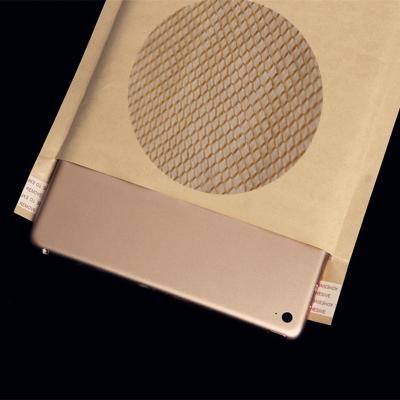 China Fully Biodegradable And Compostable Kraft Corrugated Envelopes Lining Padded Honeycomb Paper for sale