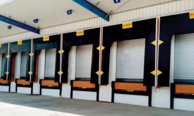 China Adjustable Loading Dock Door Shelter For Trucks Of House Container Pvc Dock for sale
