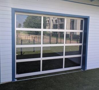 China Puertas de cristal de aluminio sacadas del garaje del marco, puertas de cristal modernas del garaje en venta