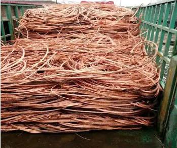China Los residuos de alambre de cobre despojado y despojado de alambre Millberry 99.99% puro en venta