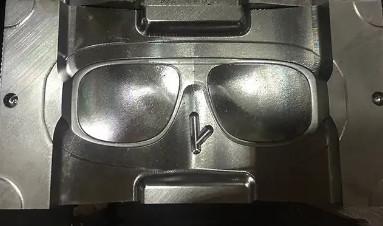 China Polishing Sunglasses Injection Mold Multi Cavity Sunglasses Mould for sale