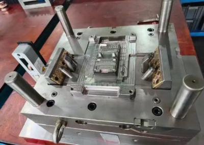 Chine Acier polonais de moulage par injection de précision de miroir en plastique de moule de la précision NAK80 à vendre