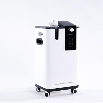 China HD Display White Medical Oxygen Concentrator 5 L/min With Cardan Wheel Rotates Freely for sale