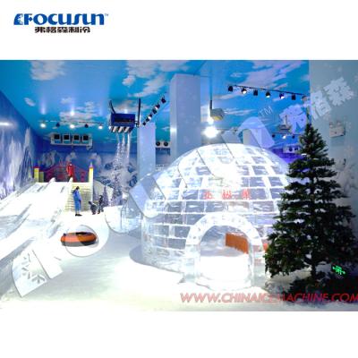 China Instant Snow Spewing Out FOCUSUN Snow Making Machine with and Snow Globe Snow Suits for sale