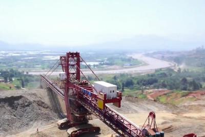 China Heavy Duty Crawler Transfer Conveyor Material Open Cast Mines for sale