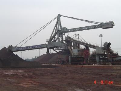 China capacidad de 5000 tph que apila y que reclama el equipo para el movimiento de materiales a granel en venta