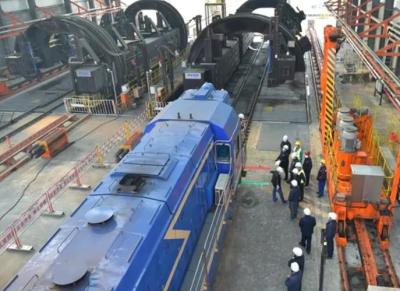 China Descarregar o vagão de aço do descarregador da hélice para materiais de maioria descarregou-se à venda