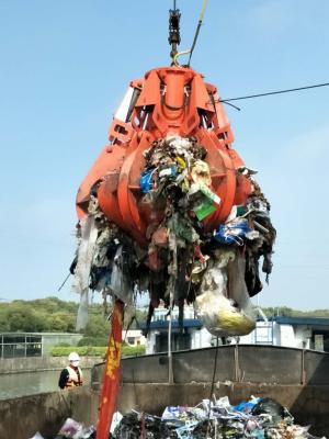 China Aço carbono hidráulico das cubetas da garra da casca alaranjada para a manipulação do lixo à venda
