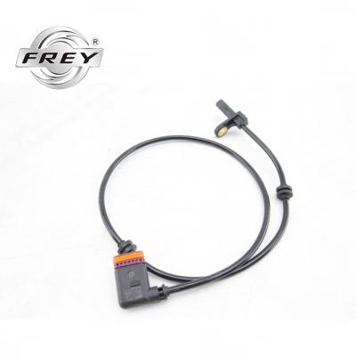 China Rear Wheel Speed ABS Sensor 2219057300 For Mercedes Benz S-CLASS W221 Frey Auto Parts 2219056000 2215400117 2219050401 for sale