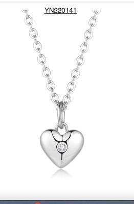 China 45cm Valentine Heart Pendant Necklace Silver Stainless Steel Necklace For Wife for sale