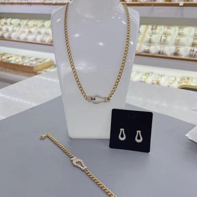 中国 Fashion Shining Zircon Gold Pendent 3 Pieces Jewelry Set For Women Lady Wedding 販売のため