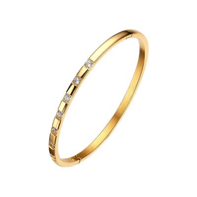 China Jewelry CZ Hinged Oval Cuff Bangle Bracelet For Women Girl Christmas Gift Couple en venta