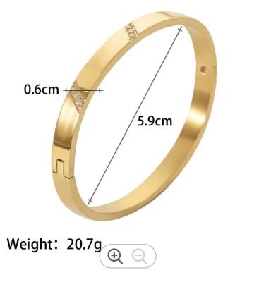 Κίνα 14K Gold Plated CZ Tennis Bracelet For Women Classic Emerald Cut Simulated Diamond Bangle προς πώληση