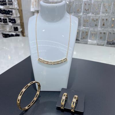 中国 2024 New Waterproof Trendy Stainless Steel Jewelry Sets , 18K Gold ,Luxury Gift, Wholesale 販売のため