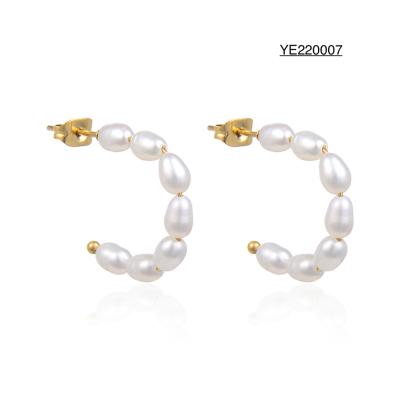 Chine 5.8cm Perle Demi-Cercle Boucles D'Oreilles Dorées En Acier Inoxydable Pendentifs D'oreilles à vendre