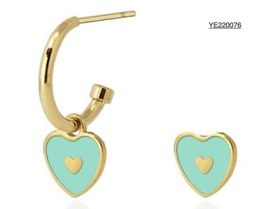 Chine Boucles d'oreilles en acier inoxydable 316l Boucles d'oreilles en forme de coeur d'amour à la mode OEM ODM à vendre