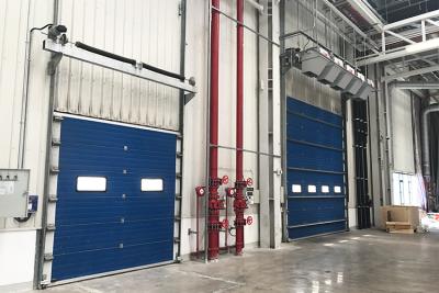 China Puertas seccionales aisladas industriales del garaje espuma de poliuretano de 4500m m x de 4500m m en venta