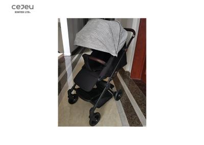 China 7 Inch Wheels Lightweight Baby Stroller 45*21*69cm Foldable One Click Collection for sale
